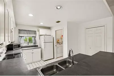 1314 SE 5th Court, Cape Coral, FL 33990 - Photo 9