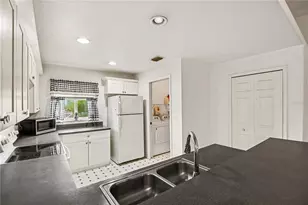 1314 SE 5th Ct, Cape Coral, FL 33990 - Photo 9