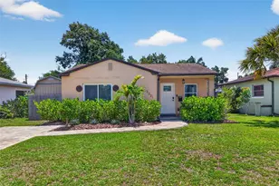 3221 14th St N, Saint Petersburg, FL 33704 - Photo 1