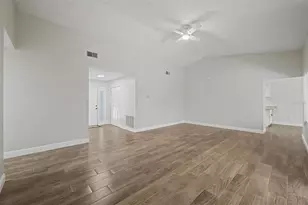 28353 Tanglewood Dr, Wesley Chapel, FL 33543 - Photo 9