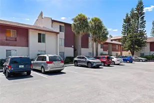 3840 N Lake Dr, Tampa, FL 33614 - Photo 15