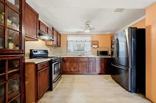 3004 W Gray St, Tampa, FL 33609 - Photo 9