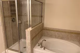 10144 Arbor Run Dr, Tampa, FL 33647 - Photo 11