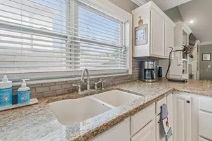 4009 Mountain Springs Ln, Tampa, FL 33624 - Photo 17