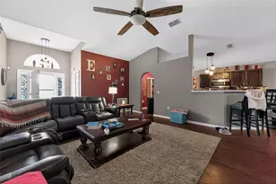321 Squires Grove Dr, Winter Haven, FL 33880 - Photo 3
