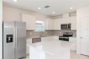 9547 Summers Cay Cir, Thonotosassa, FL 33592 - Photo 7