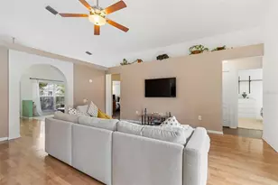 923 Hunter Ln, Tarpon Springs, FL 34689 - Photo 13