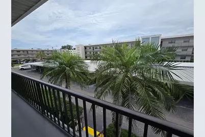 5967 Terrace Park Drive N #206, Saint Petersburg, FL 33709 - Photo 5