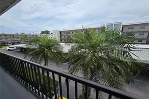 5967 Terrace Park Dr N, Saint Petersburg, FL 33709 - Photo 5