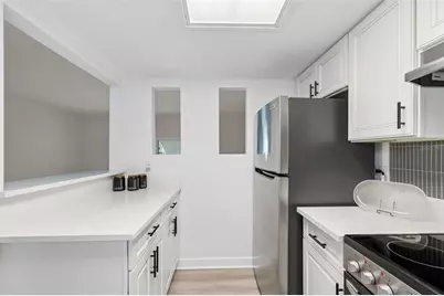 552 Plaza Seville Court #97, Treasure Island, FL 33706 - Photo 11