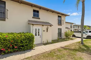 552 Plaza Seville Ct, Treasure Island, FL 33706 - Photo 1