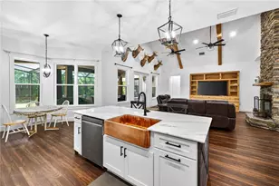 17265 Mdw Blf Vw, Dade City, FL 33523 - Photo 37