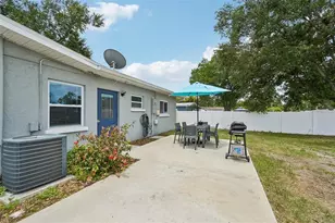 5005 Bee Ridge Rd, Sarasota, FL 34233 - Photo 19