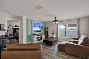 1013 Tidal Rock Ave, Ruskin, FL 33570 - Photo 9