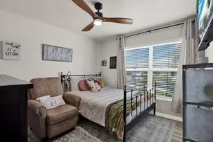 1013 Tidal Rock Ave, Ruskin, FL 33570 - Photo 17