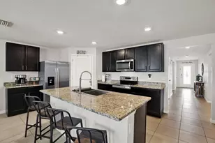 1013 Tidal Rock Ave, Ruskin, FL 33570 - Photo 3