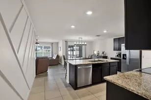 1013 Tidal Rock Ave, Ruskin, FL 33570 - Photo 7