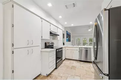 1425 Poinsettia Avenue, Tarpon Springs, FL 34689 - Photo 13