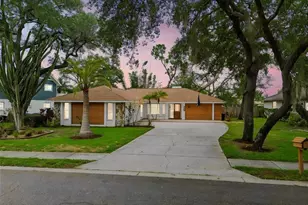 1425 Poinsettia Ave, Tarpon Springs, FL 34689 - Photo 1