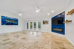 1425 Poinsettia Ave, Tarpon Springs, FL 34689 - Photo 5