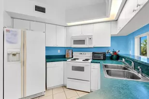 4618 Mirabella Ct, Saint Pete Beach, FL 33706 - Photo 9