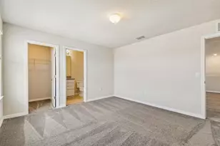 36955 Rio Grande Dr, Zephyrhills, FL 33540 - Photo 15