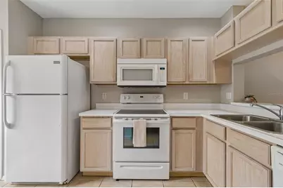 30005 Granda Hills Court, Wesley Chapel, FL 33543 - Photo 7
