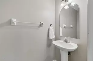30005 Granda Hills Ct, Wesley Chapel, FL 33543 - Photo 5