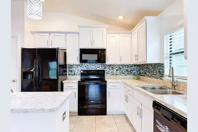 9210 52nd Avenue E, Palmetto, FL 34221 - Photo 11