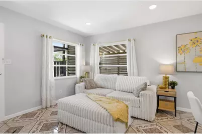1111 61st Avenue N, Saint Petersburg, FL 33703 - Photo 9