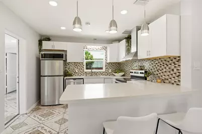 1111 61st Avenue N, Saint Petersburg, FL 33703 - Photo 11