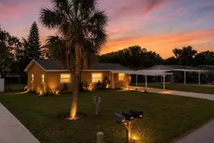 404 12th St SW, Ruskin, FL 33570 - Photo 1