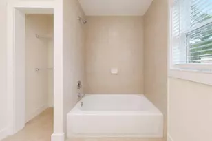 404 12th St SW, Ruskin, FL 33570 - Photo 35