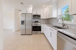 404 12th St SW, Ruskin, FL 33570 - Photo 15
