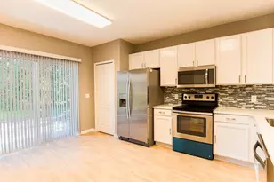 5879 Fishhawk Ridge Dr, Lithia, FL 33547 - Photo 5