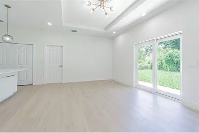 12680 N Central Avenue, Tampa, FL 33612 - Photo 9