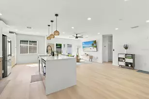 7017 20th St N, Saint Petersburg, FL 33702 - Photo 5