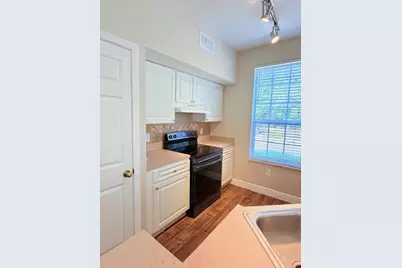 9108 Lake Chase Island Way #9108, Tampa, FL 33626 - Photo 5