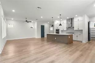 7428 Burlington Ave N, Saint Petersburg, FL 33710 - Photo 13
