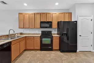 5028 White Sanderling Ct, Tampa, FL 33619 - Photo 11