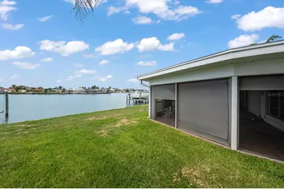 7962 9th Avenue S, Saint Petersburg, FL 33707 - Photo 9
