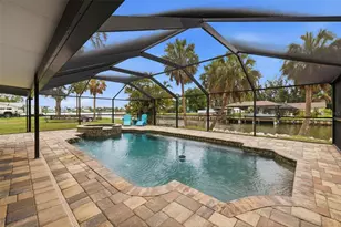 9910 Peninsular Dr, Gibsonton, FL 33534 - Photo 35