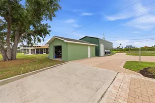 9910 Peninsular Dr, Gibsonton, FL 33534 - Photo 47