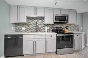 19111 Vista Bay Dr, Indian Shores, FL 33785 - Photo 33