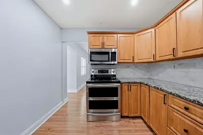 9310 N Dartmouth Avenue, Tampa, FL 33612 - Photo 17
