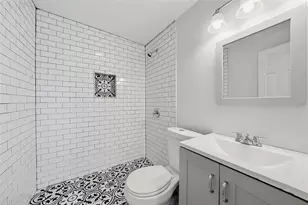 9310 N Dartmouth Ave, Tampa, FL 33612 - Photo 21