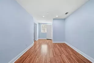 9310 N Dartmouth Ave, Tampa, FL 33612 - Photo 19