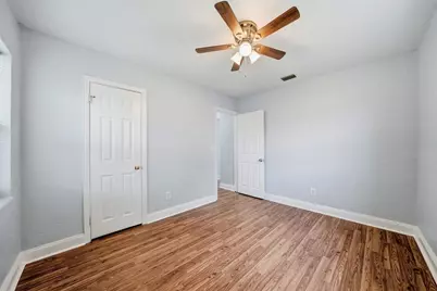 9310 N Dartmouth Avenue, Tampa, FL 33612 - Photo 13