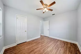 9310 N Dartmouth Ave, Tampa, FL 33612 - Photo 13