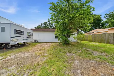 9310 N Dartmouth Avenue, Tampa, FL 33612 - Photo 27